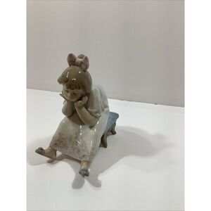 Retired Lladro NOTHING TO DO BORED GIRL ON STOOL FIGURINE SKU #1522